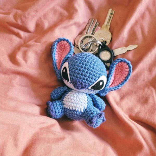 2 Kézzel készített horgolt kék rajzfilmes lény plüss kulcstartó