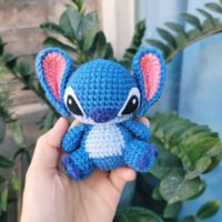 6 Kézzel készített horgolt kék rajzfilmes lény plüss kulcstartó