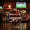 Arsenal FC ihletésű whiskykarafa – luxus kristály italos palack, kézzel készített, ideális whiskyhez, bourbonhöz, konyakhoz vagy skót whiskyhez