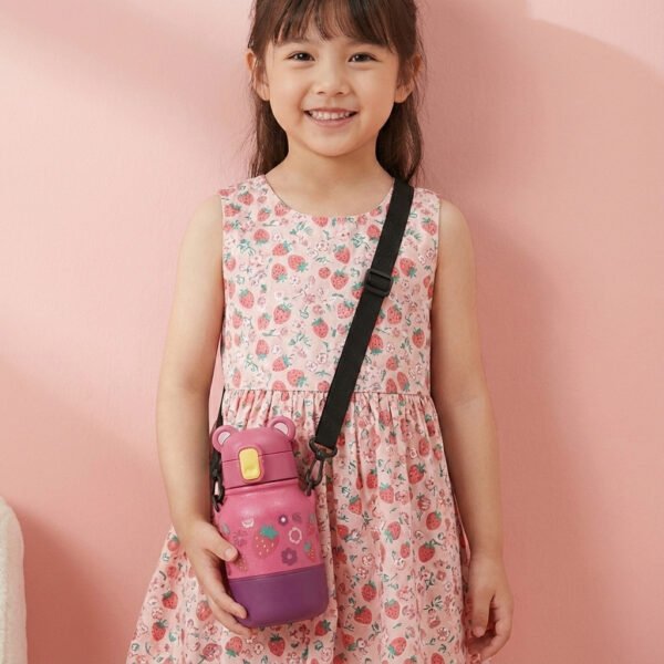 Epres mackó ihlette gyerek kulacs szívószállal – BPA-mentes, aranyos rajzfilmes dizájn, szivárgásmentes ivópalack fiúknak és lányoknak