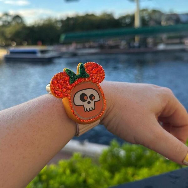 da4bc7e0-33f1-4957-9f54-6b2aa9363854 Teljesen csillogó MagicBand Plus FLEXIBILIS korongtartó okosóra szíjhoz – masni formájú dizájn